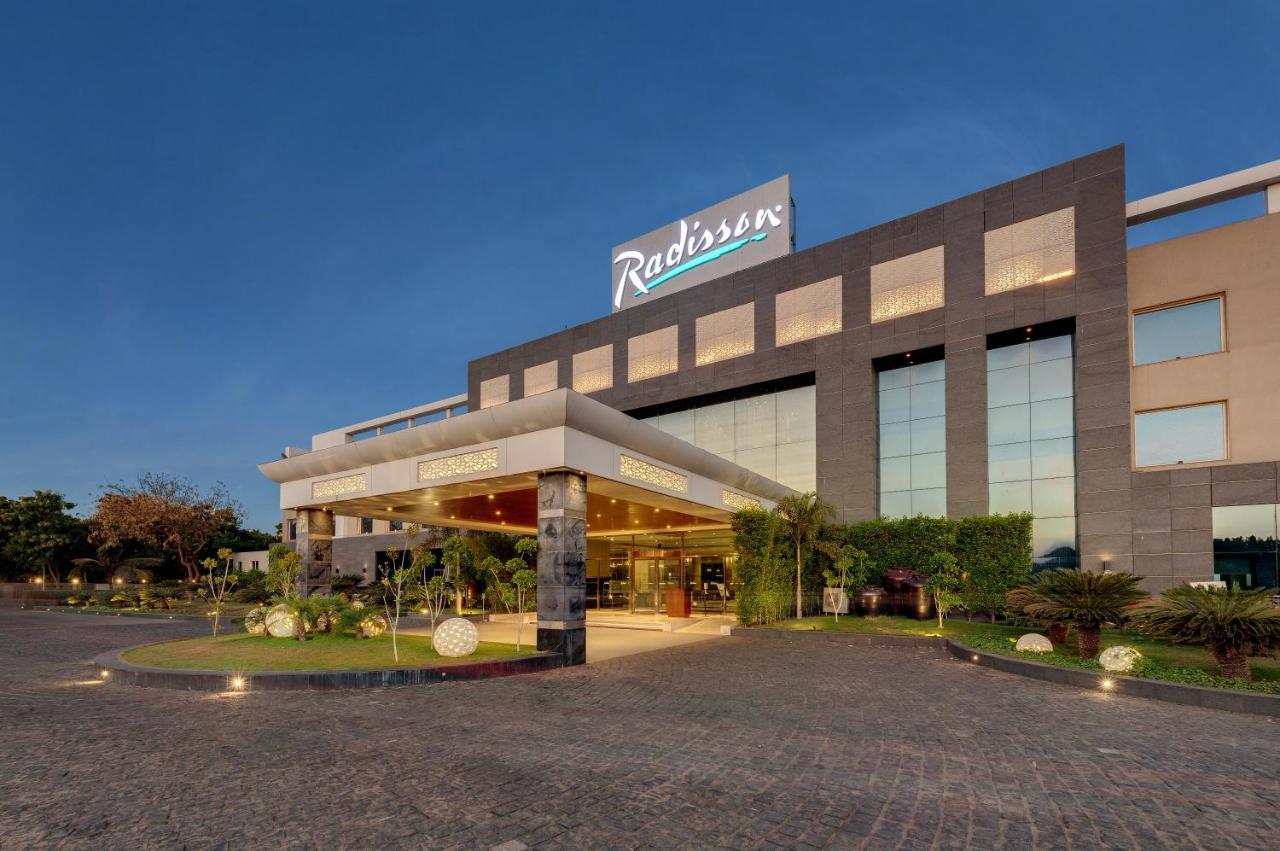 Radisson Resort & Spa Kandla Gāndhīdhām Exterior foto
