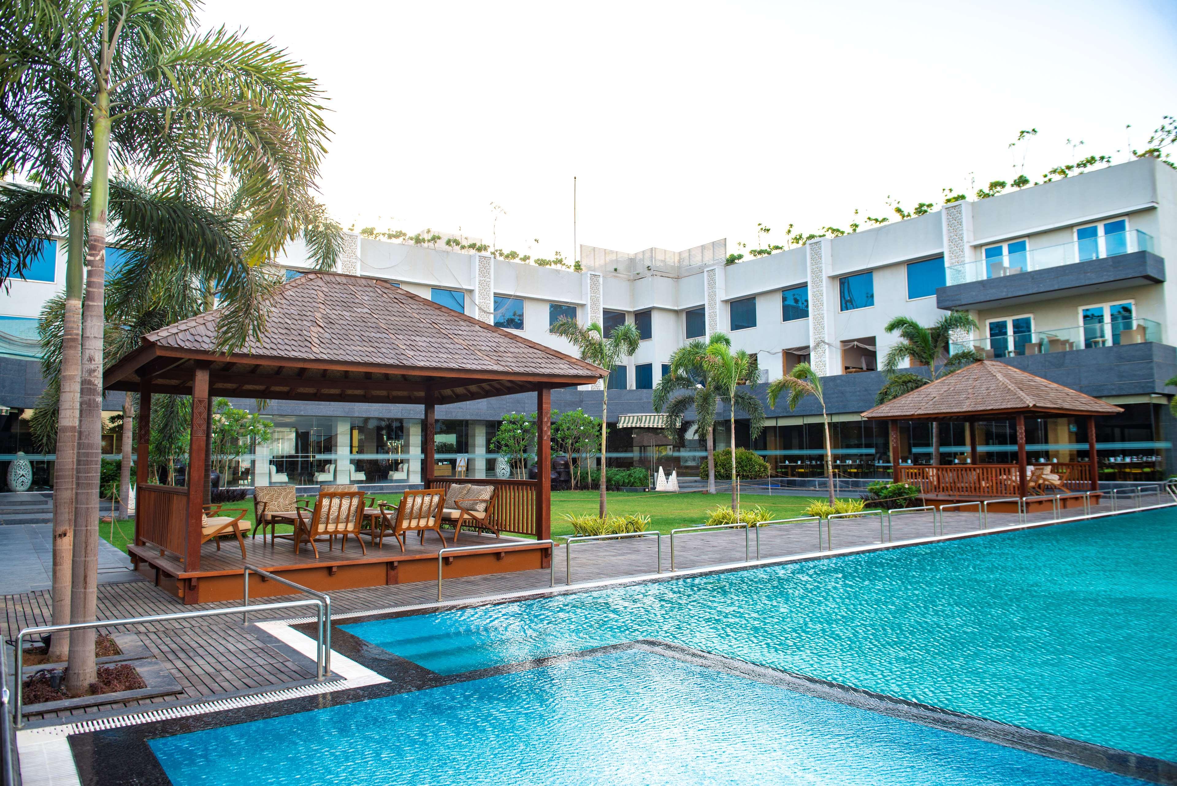 Radisson Resort & Spa Kandla Gāndhīdhām Exterior foto